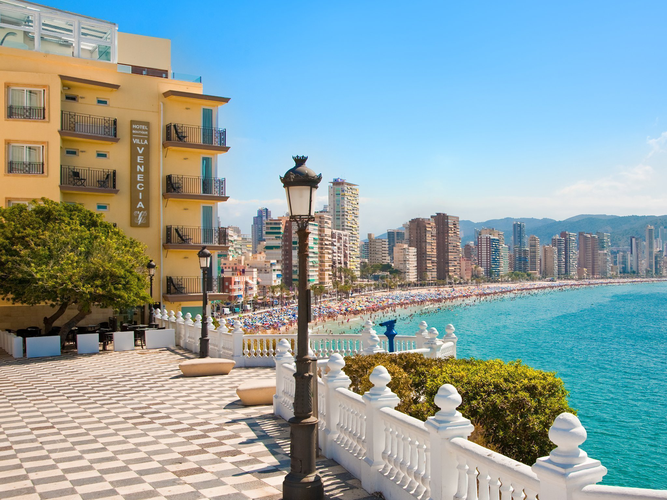 Vue de l'entrée hôtel villa venecia boutique benidorm Vue de l'entrée hôtel villa venecia boutique benidorm